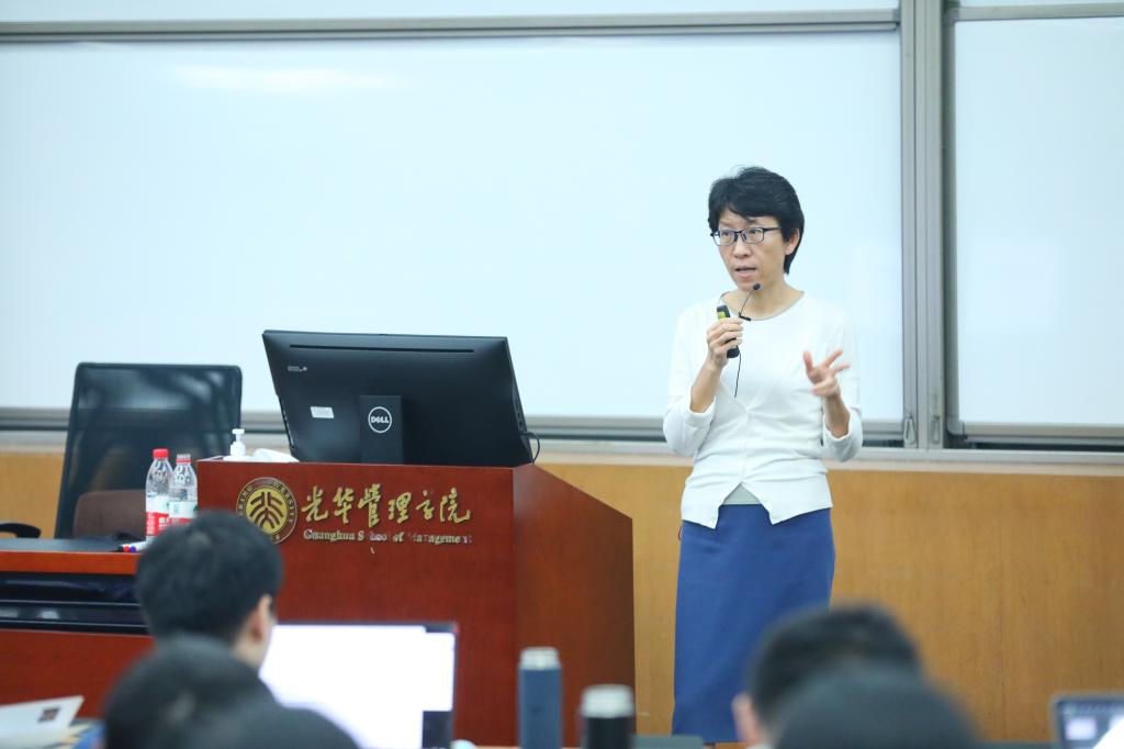 刘晓蕾：：：我们要走的是一条没有模范的路